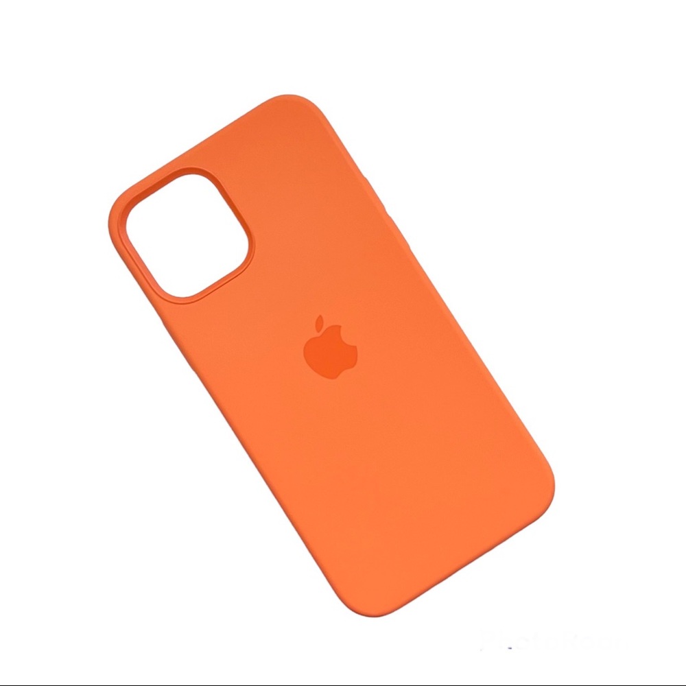 APPLE magsafe marigold silicone case for the iPhone 13 pro